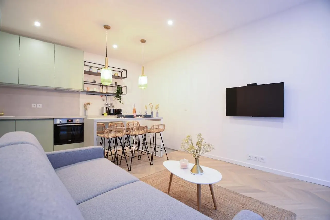 Apartmán Guestready - Beautiful Apartement For 6 - Paris Champs Elysees Francie